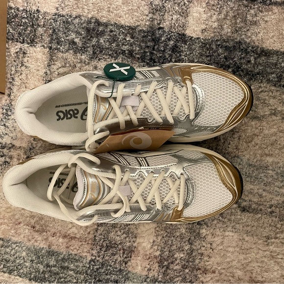 ASICS Gel-Kayano 14 sz 10. White, cream, and Olympic gold. Brand new—never worn. - Picture 6 of 7